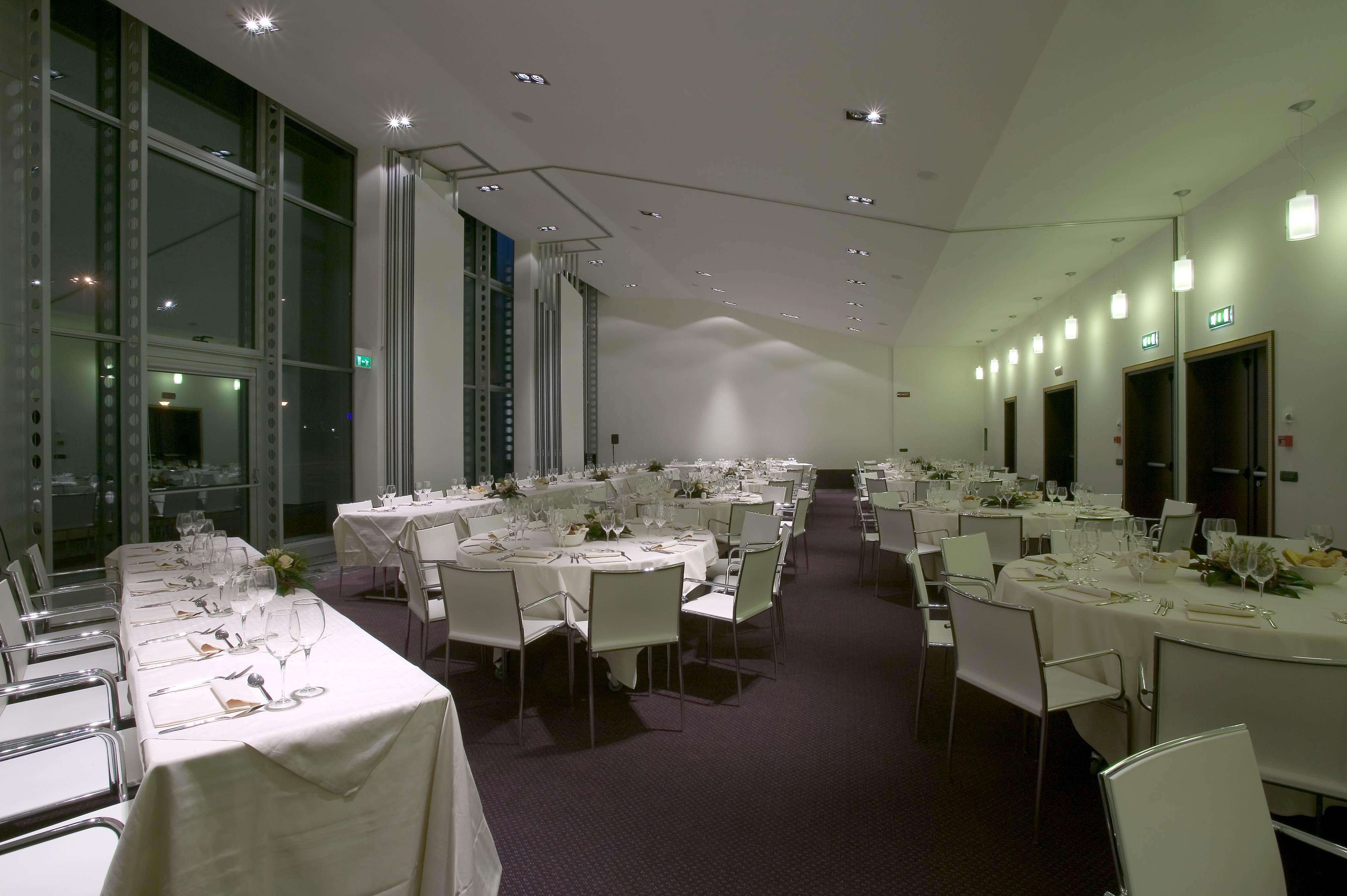Una Hotels Malpensa Cerro Lago Maggiore Екстериор снимка