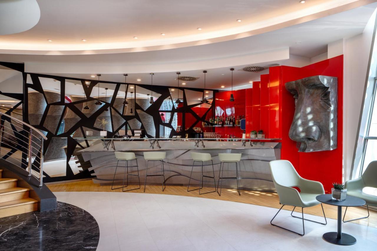 Una Hotels Malpensa Cerro Lago Maggiore Екстериор снимка