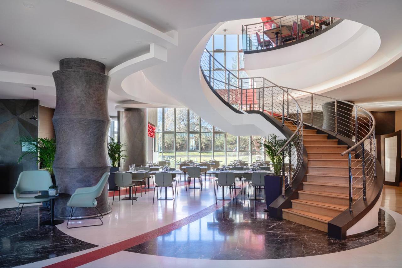 Una Hotels Malpensa Cerro Lago Maggiore Екстериор снимка