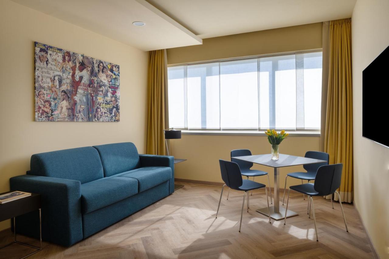 Una Hotels Malpensa Cerro Lago Maggiore Екстериор снимка