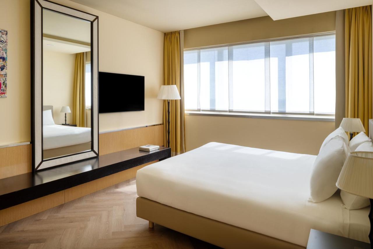 Una Hotels Malpensa Cerro Lago Maggiore Екстериор снимка